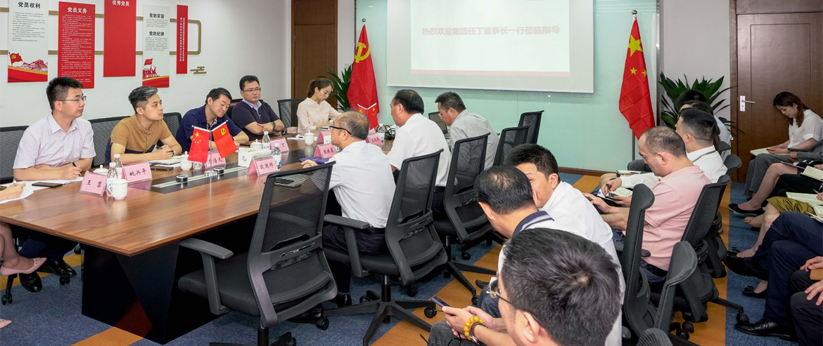 为旅游插上航空“翅膀”，给旅游增添科技“引擎”，用创新创造更大价值