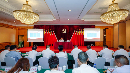 尊龙凯时集团任丁书记带头讲授“不忘初心、牢记使命”主题教育专题党课