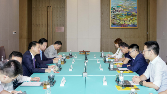 省尊龙凯时集团党委书记、董事长任丁与腾讯“王者荣耀”CTO邓君、腾讯大成网总裁郑亮座谈交流