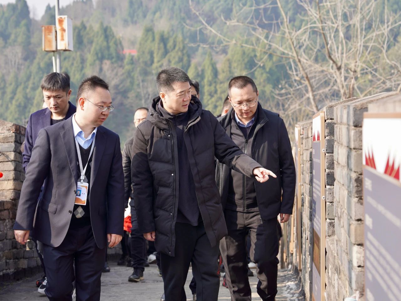 省尊龙凯时集团党委书记、董事长游勇检查督导春节安全生产工作并看望慰问坚守岗位的一线干部员工